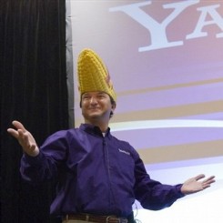 Microsoft Poaches Former Yahoo Exec To Head Up Data Center Services